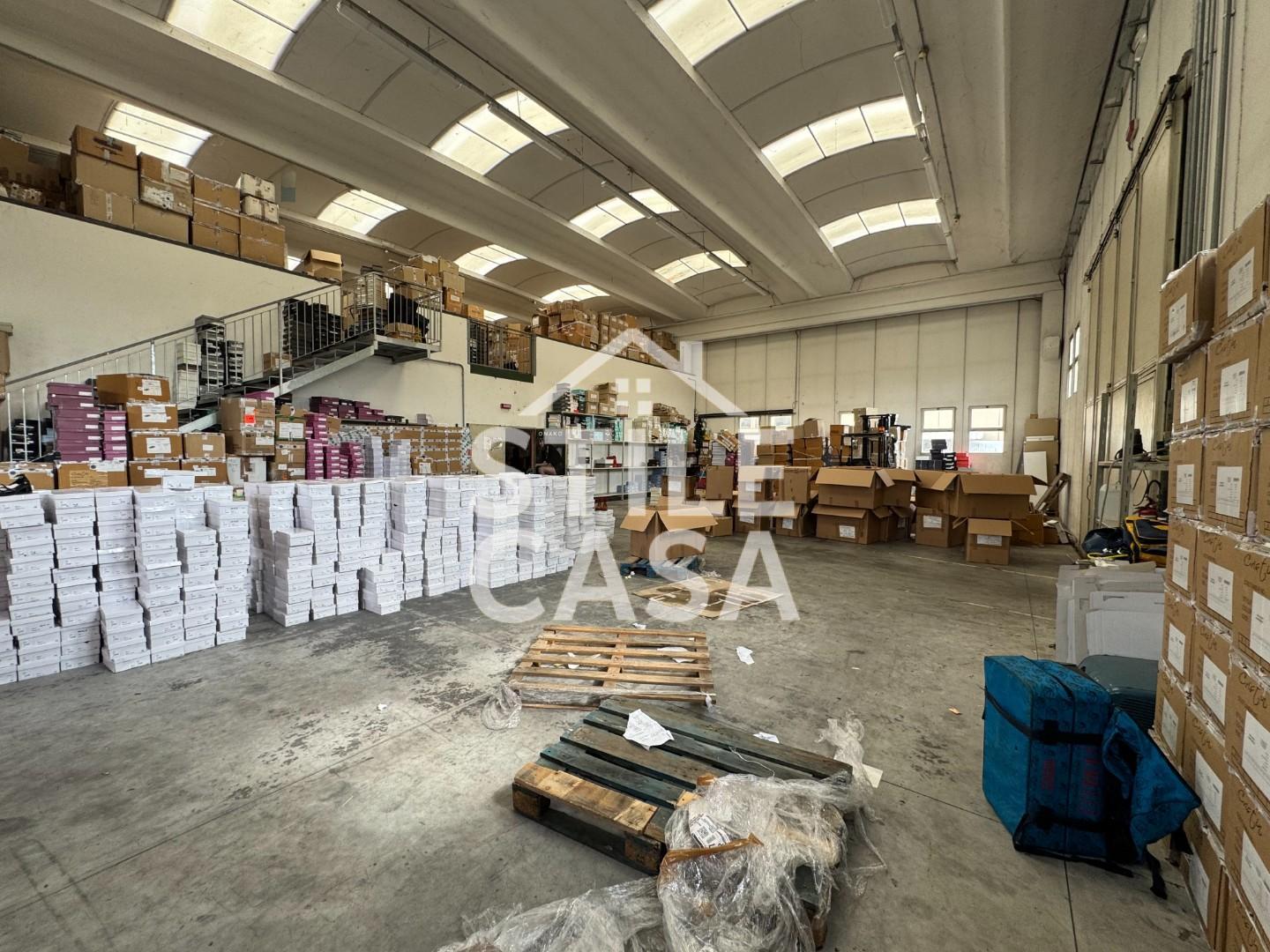 Immagine 6 di Capannone industriale in vendita  a Altopascio