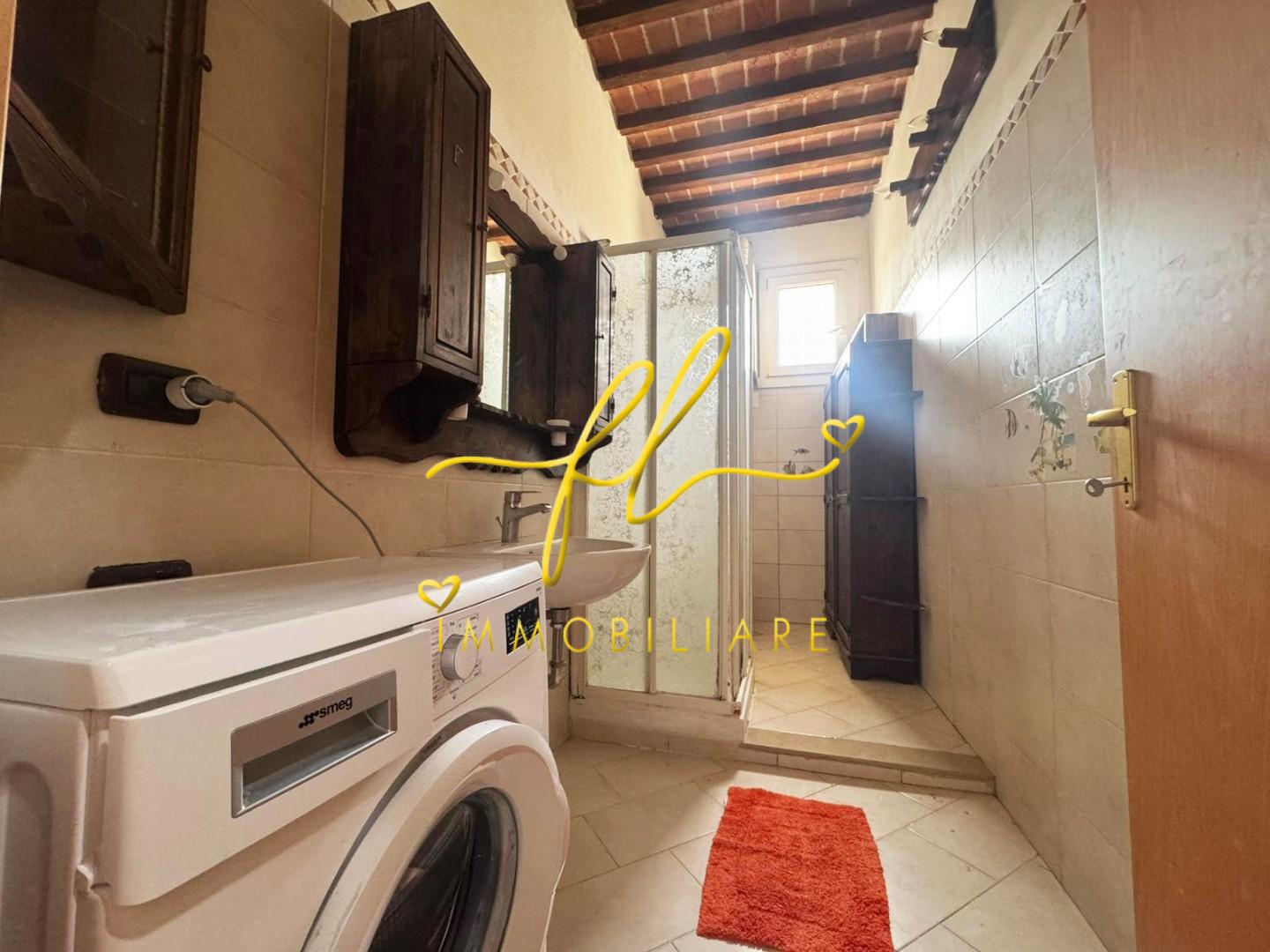 Immagine 15 di Appartamento in vendita  a Livorno