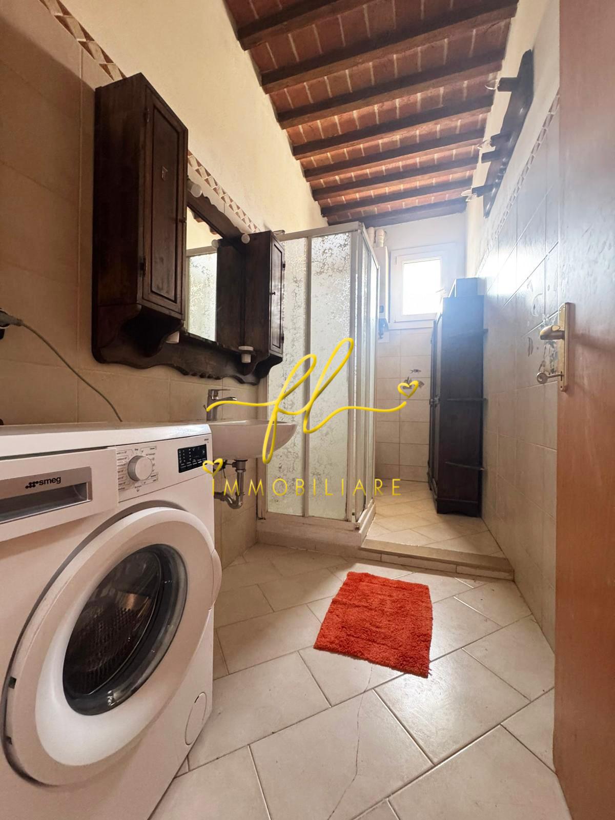 Immagine 17 di Appartamento in vendita  a Livorno