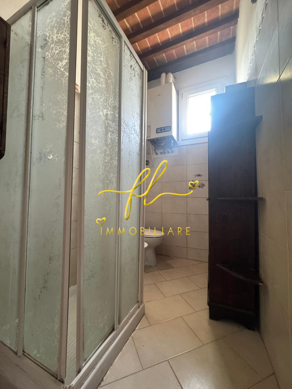 Immagine 16 di Appartamento in vendita  a Livorno