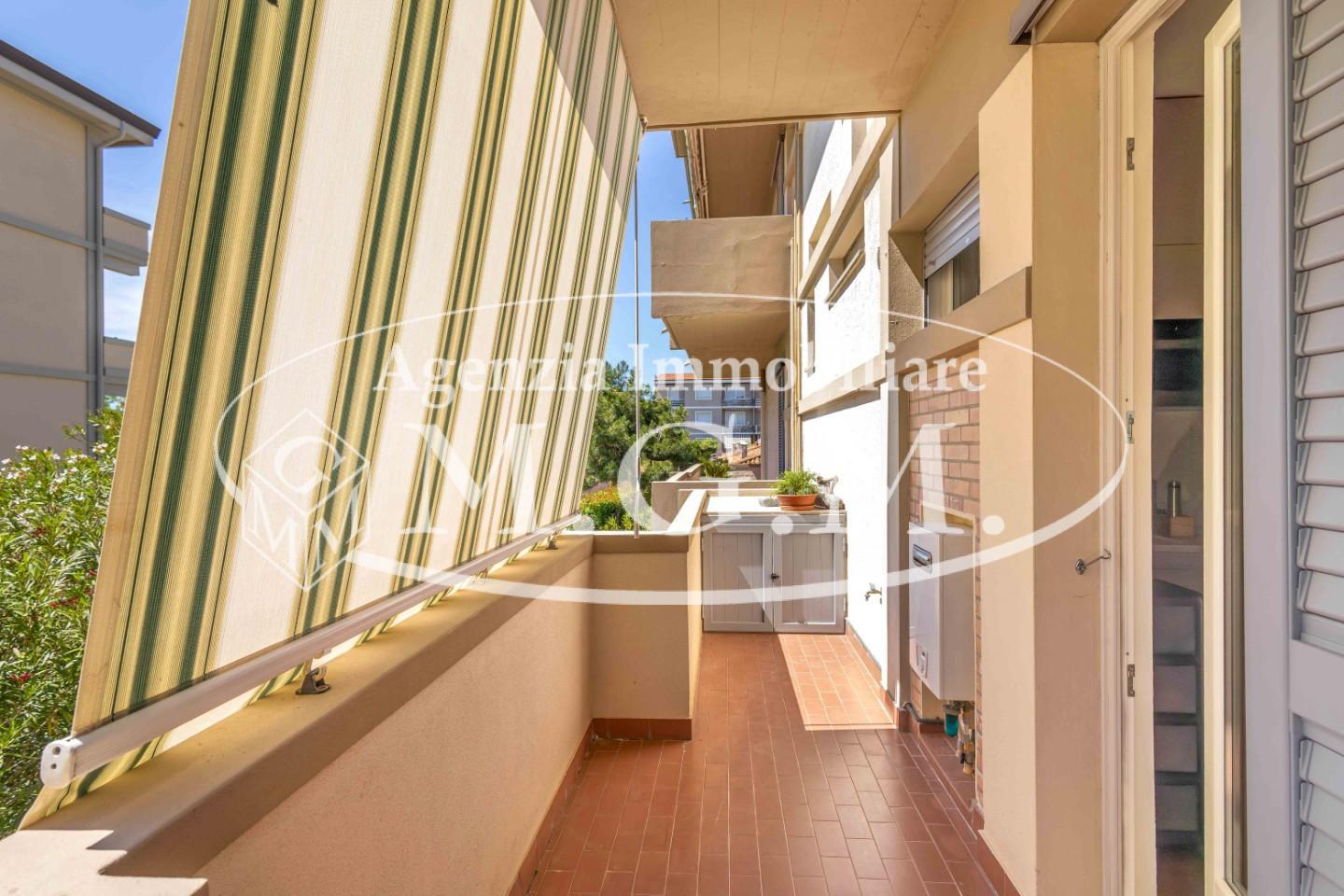 Immagine 22 di Appartamento in vendita  a Camaiore