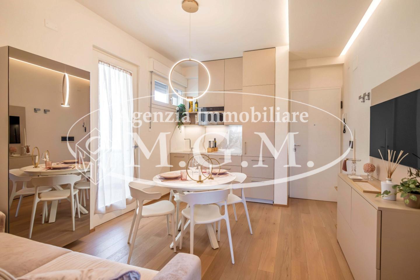 Immagine 11 di Appartamento in vendita  a Camaiore