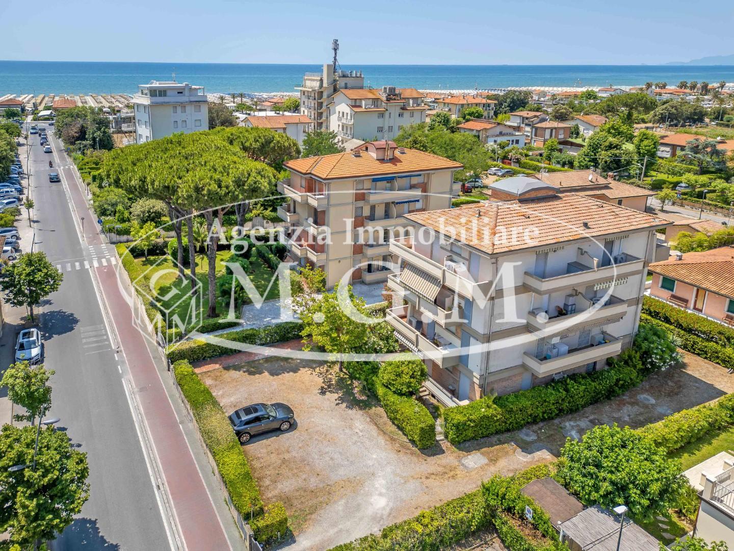 Immagine 23 di Appartamento in vendita  a Camaiore