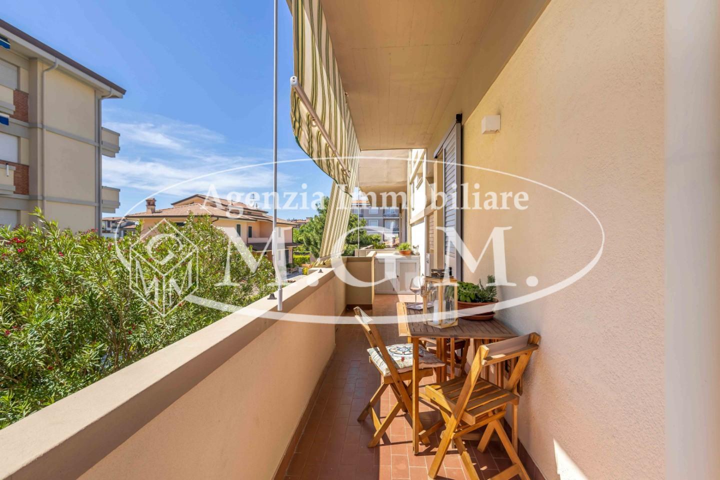 Immagine 16 di Appartamento in vendita  a Camaiore