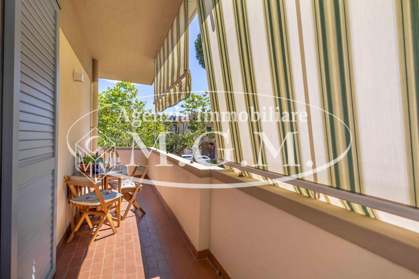 Immagine 17 di Appartamento in vendita  a Camaiore