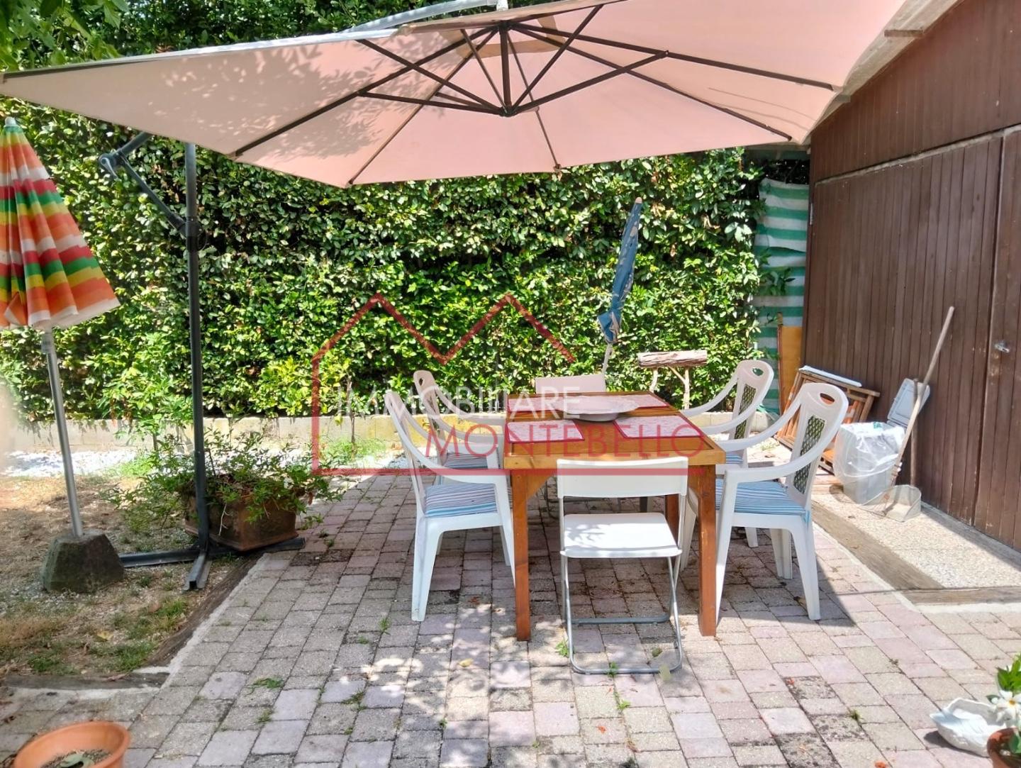 Immagine 35 di Villa in vendita  a Forte Dei Marmi