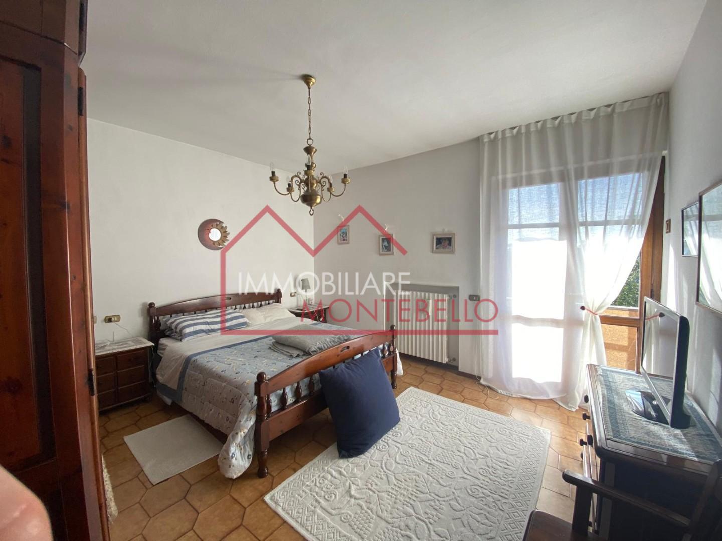 Immagine 13 di Villa in vendita  a Forte Dei Marmi