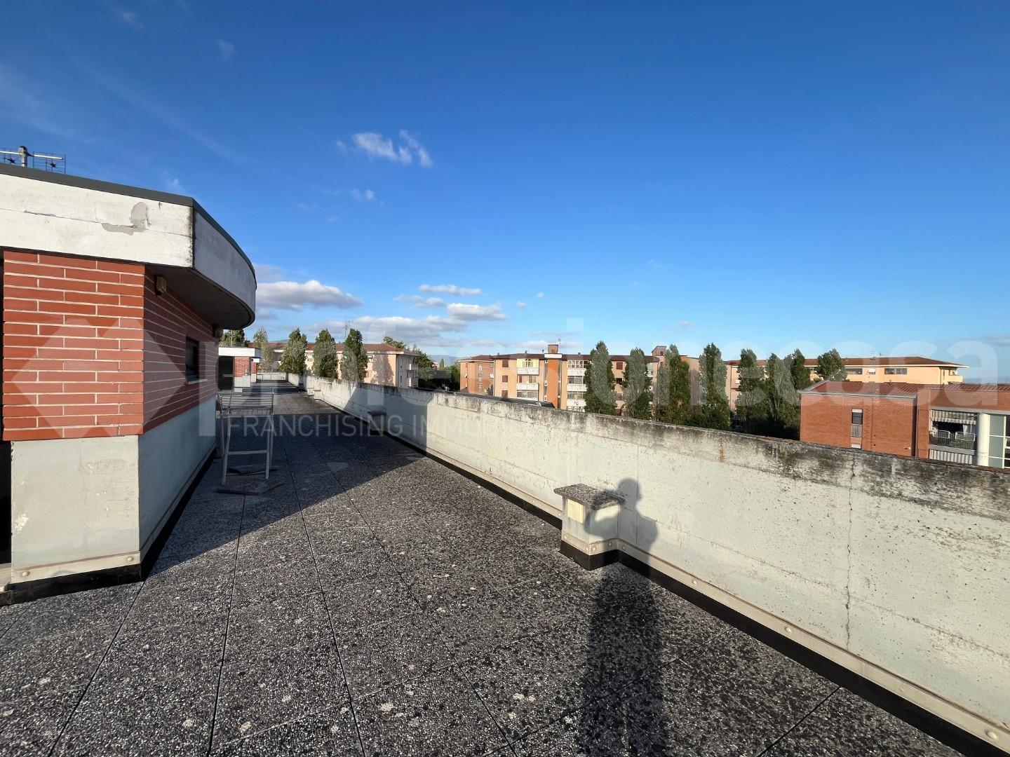 Immagine 22 di Appartamento in vendita  a Pisa