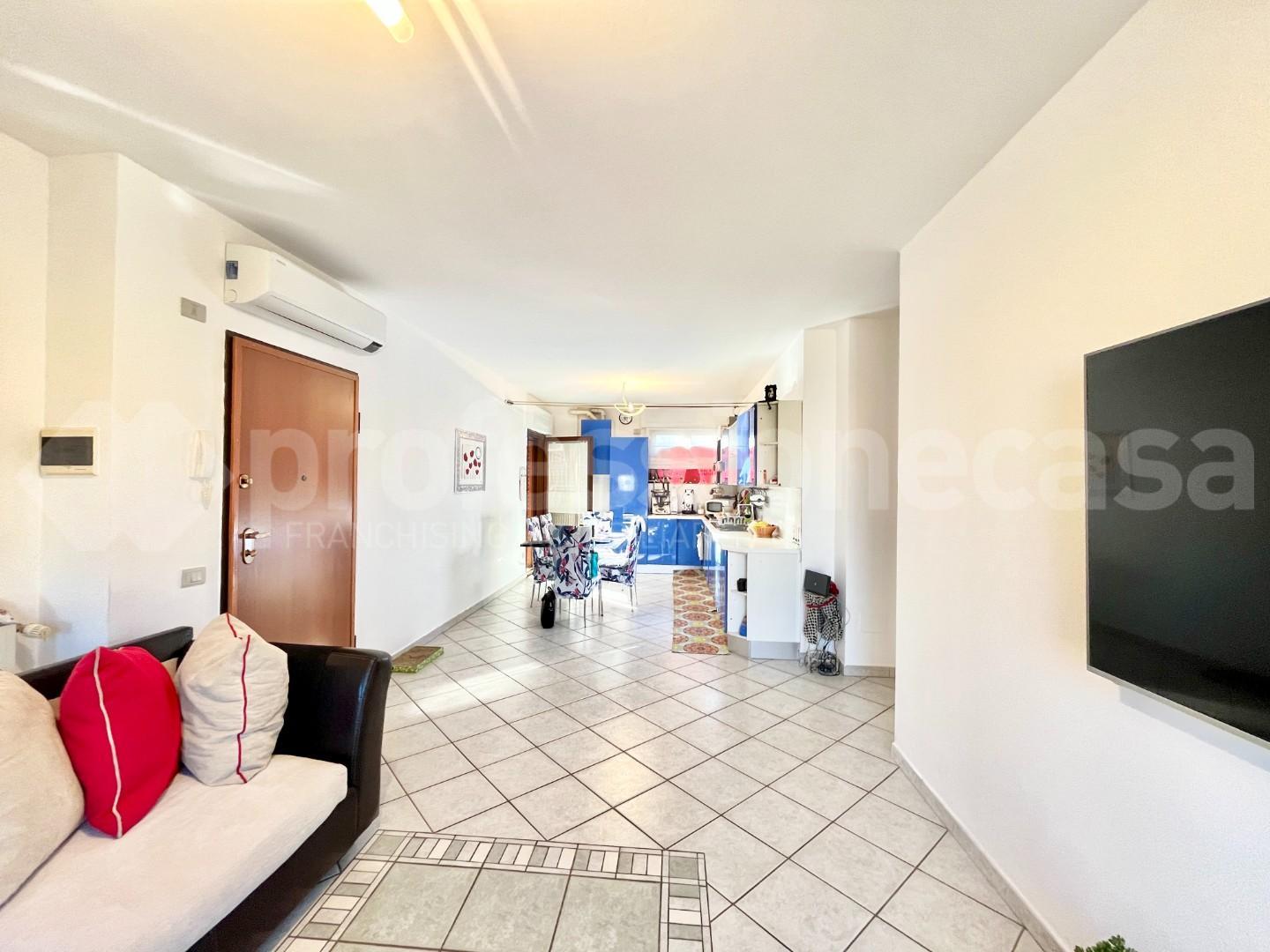 Immagine 5 di Appartamento in vendita  a Pisa