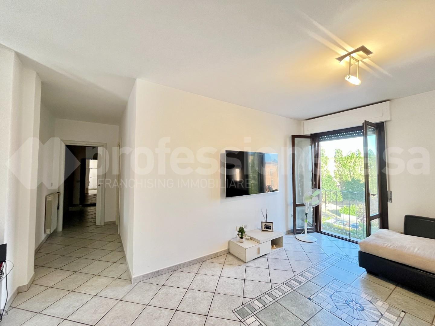 Immagine 6 di Appartamento in vendita  a Pisa