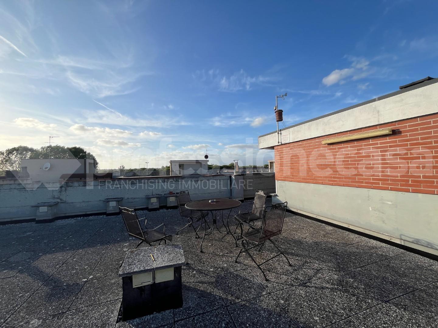 Immagine 21 di Appartamento in vendita  a Pisa