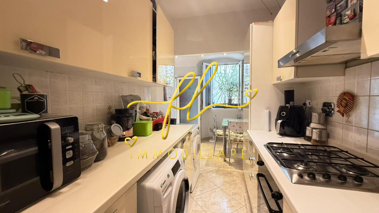 Immagine 3 di Appartamento in vendita  a Livorno