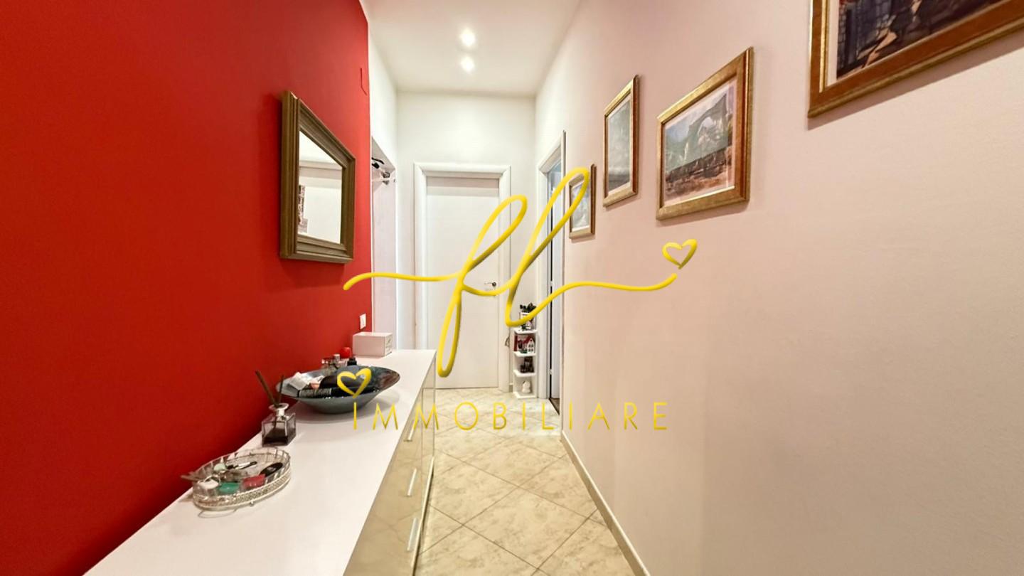 Immagine 5 di Appartamento in vendita  a Livorno