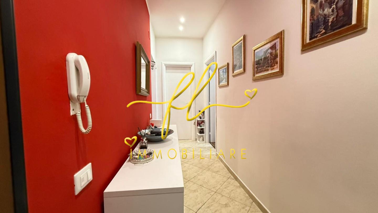 Immagine 6 di Appartamento in vendita  a Livorno