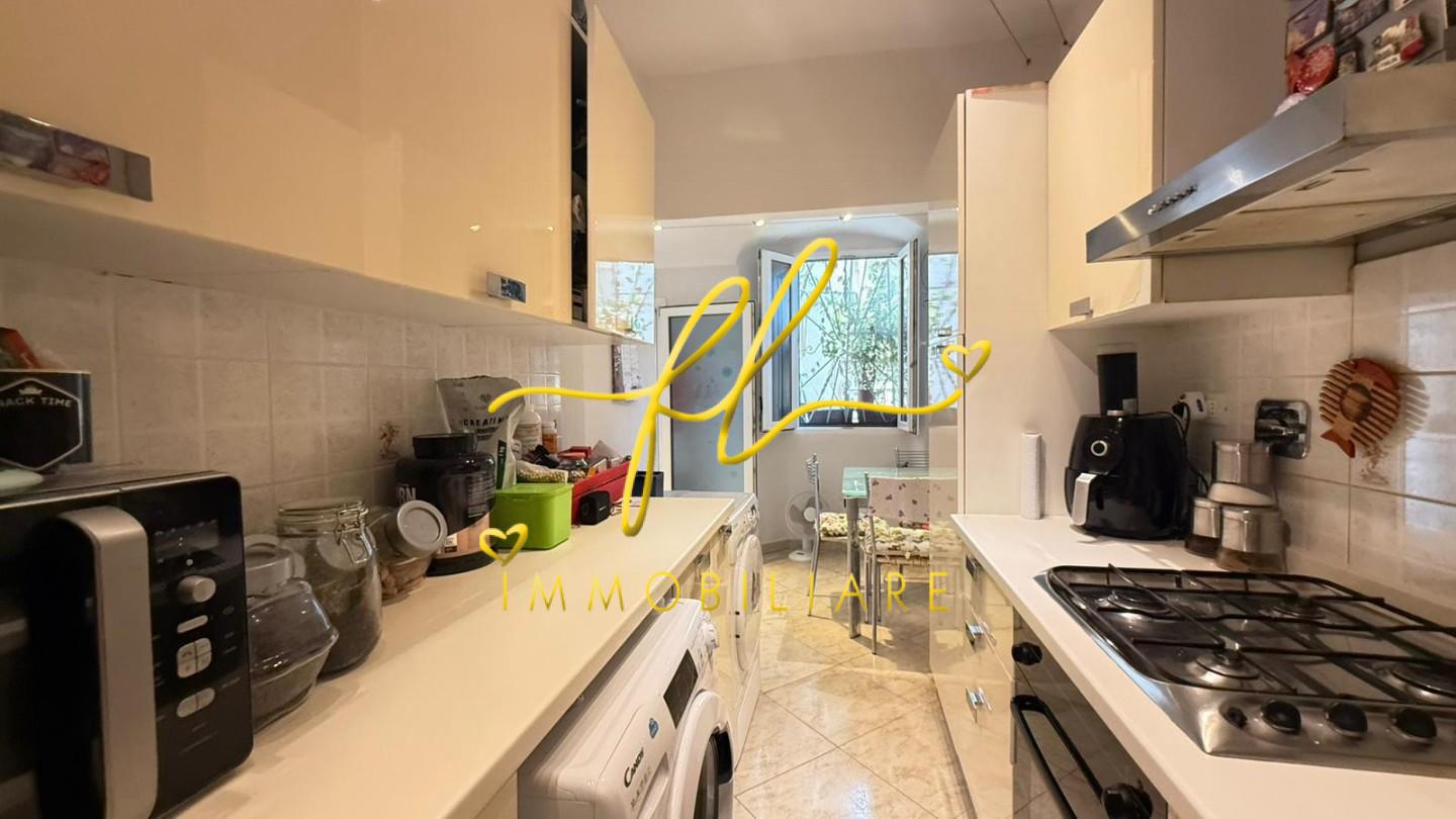 Immagine 4 di Appartamento in vendita  a Livorno