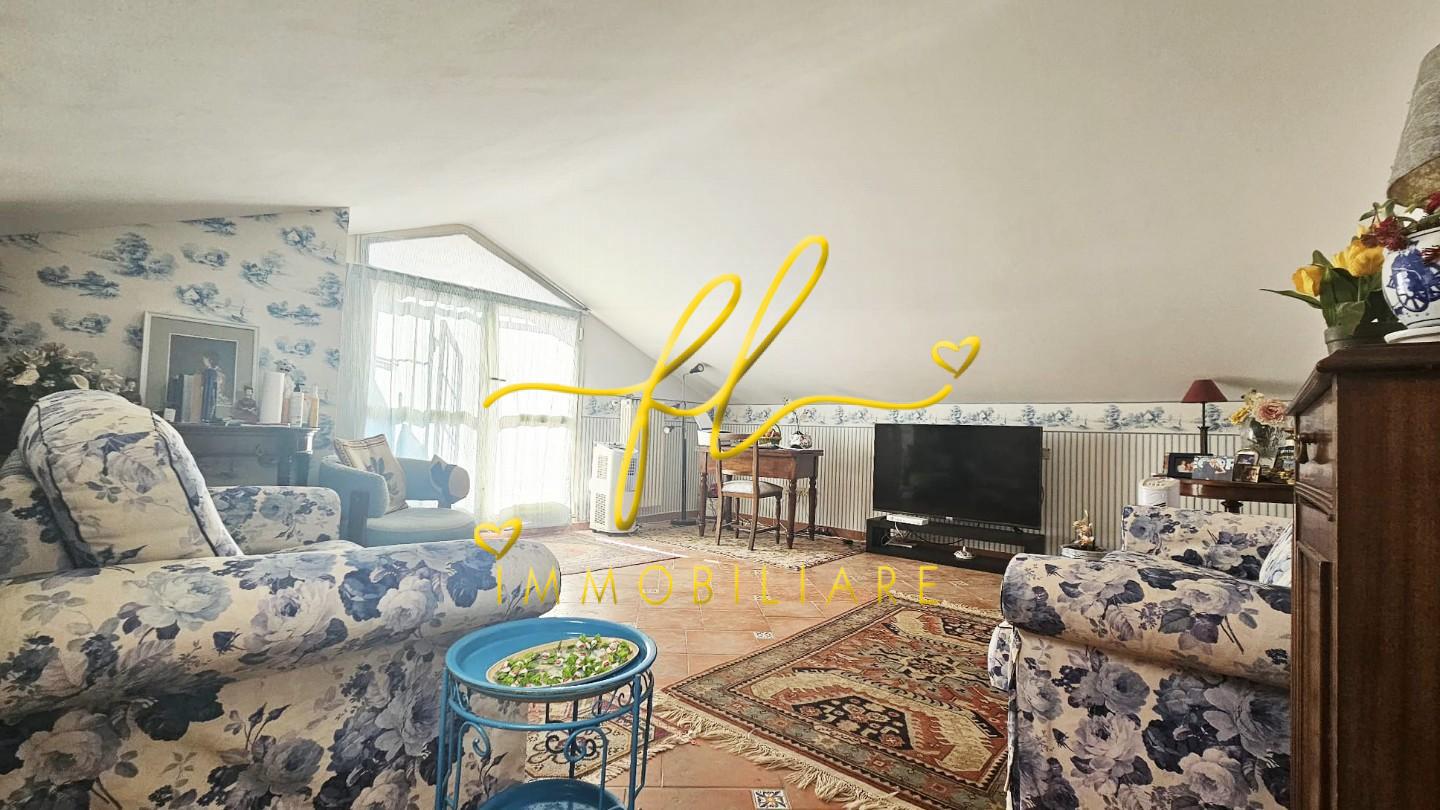 Immagine 12 di Appartamento in vendita  a Rosignano Marittimo