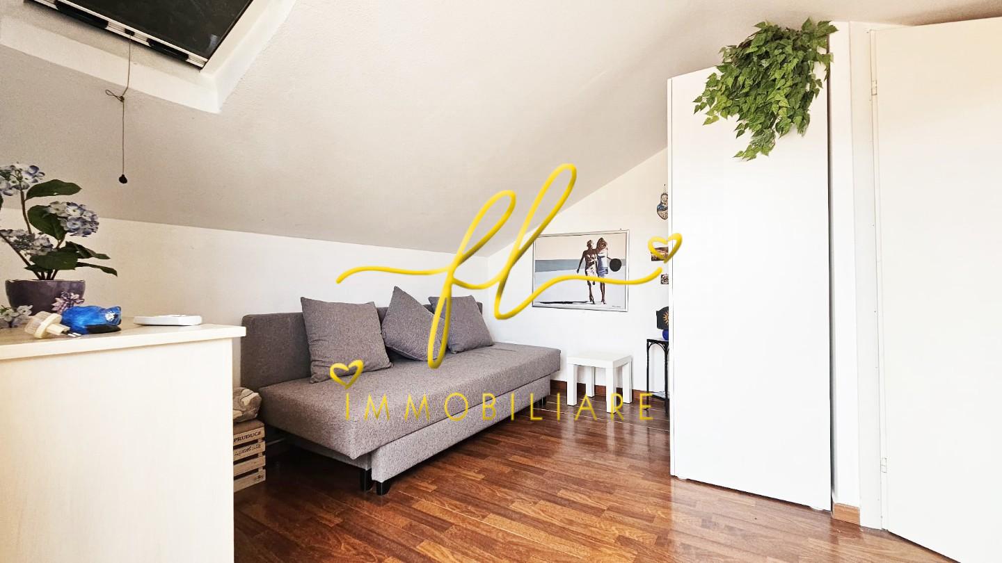 Immagine 15 di Appartamento in vendita  a Rosignano Marittimo