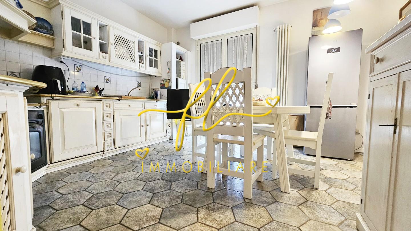 Immagine 4 di Appartamento in vendita  a Rosignano Marittimo