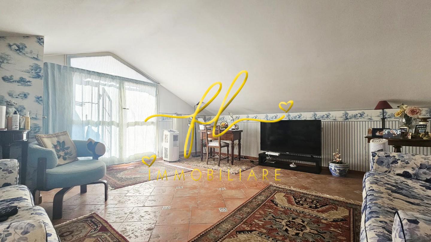 Immagine 11 di Appartamento in vendita  a Rosignano Marittimo