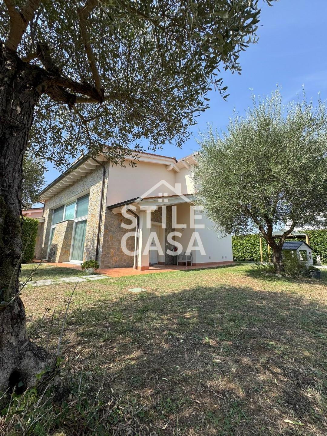 Immagine 55 di Casa bifamiliare in vendita  a Altopascio