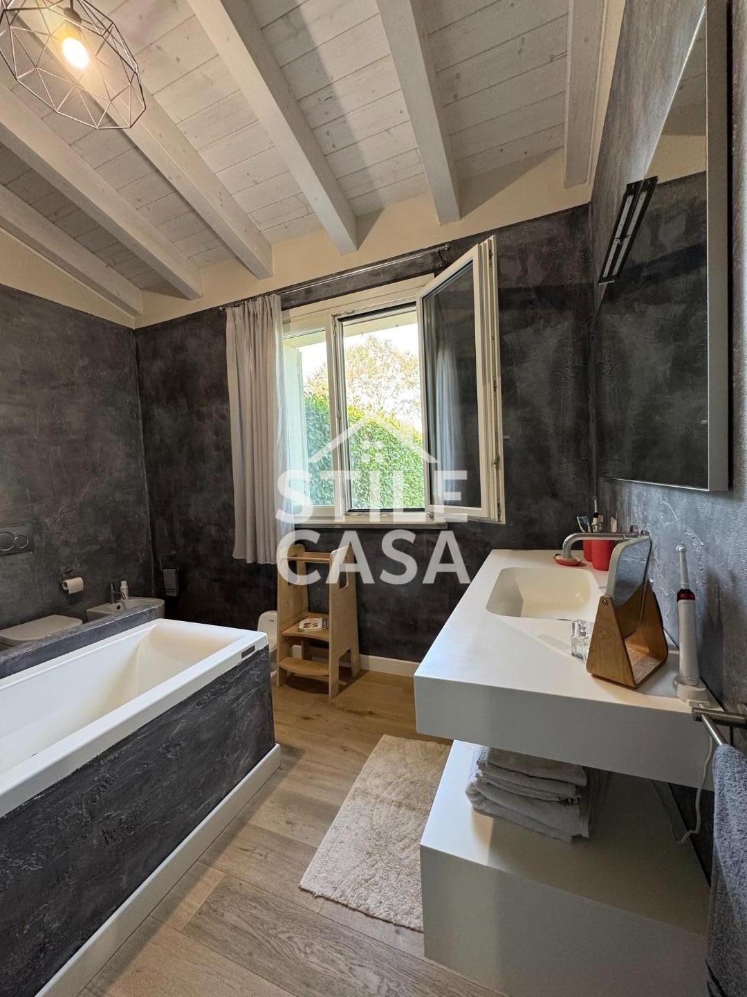 Immagine 34 di Casa bifamiliare in vendita  a Altopascio