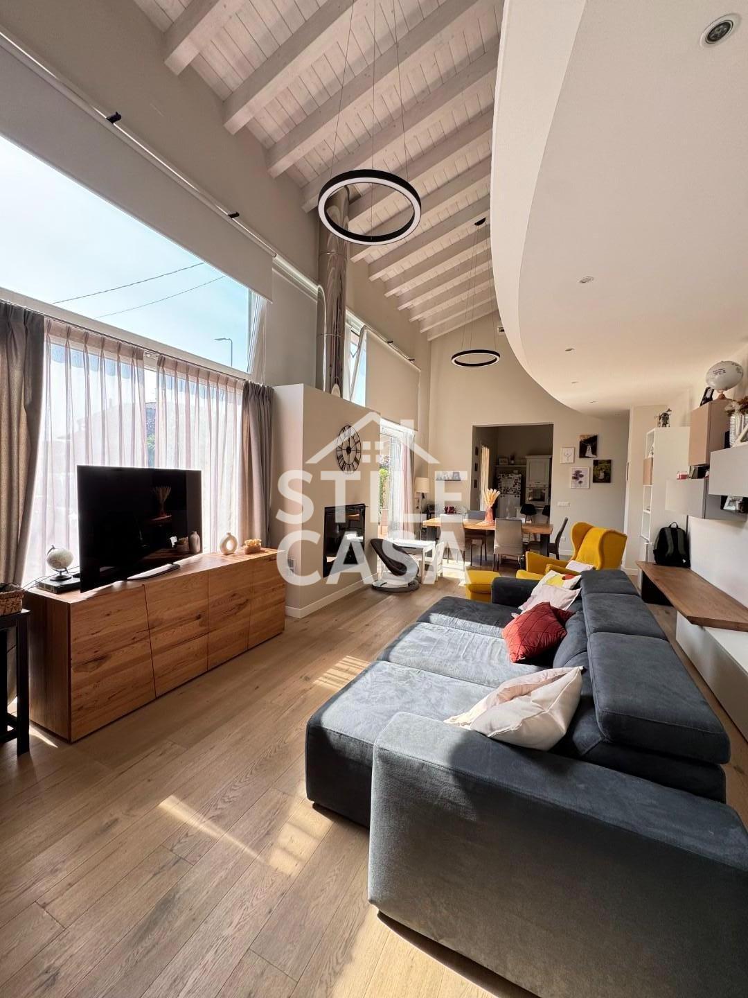 Immagine 1 di Casa bifamiliare in vendita  a Altopascio