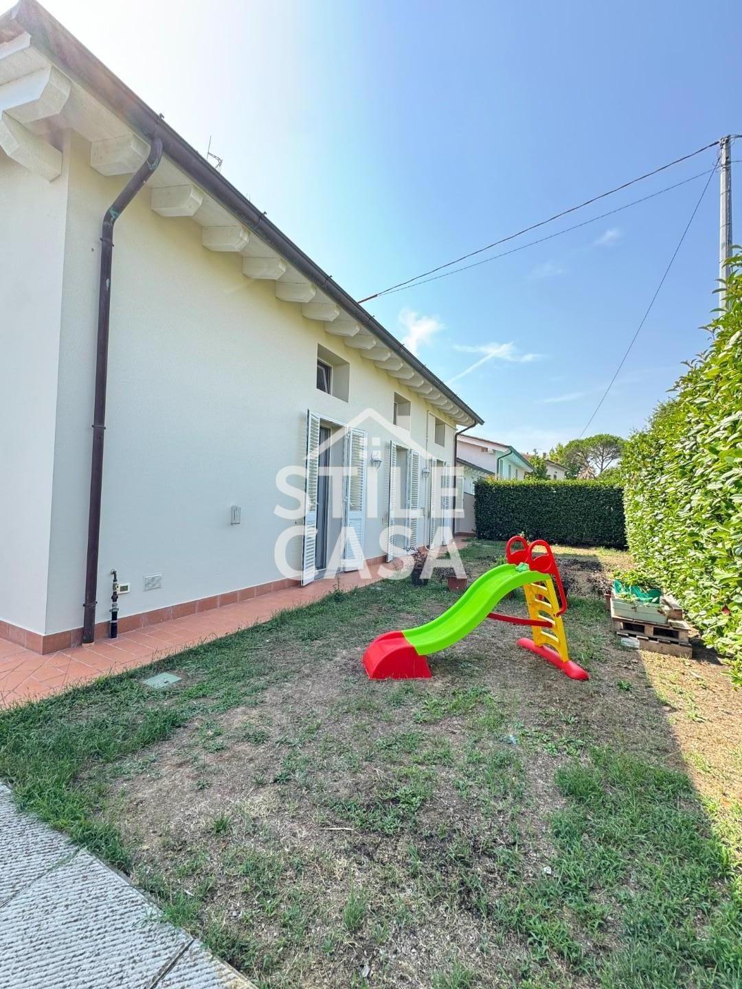 Immagine 57 di Casa bifamiliare in vendita  a Altopascio