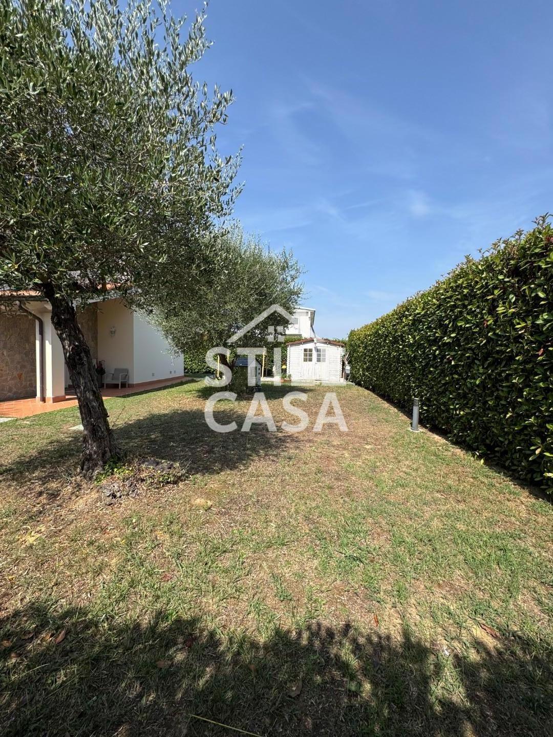 Immagine 56 di Casa bifamiliare in vendita  a Altopascio