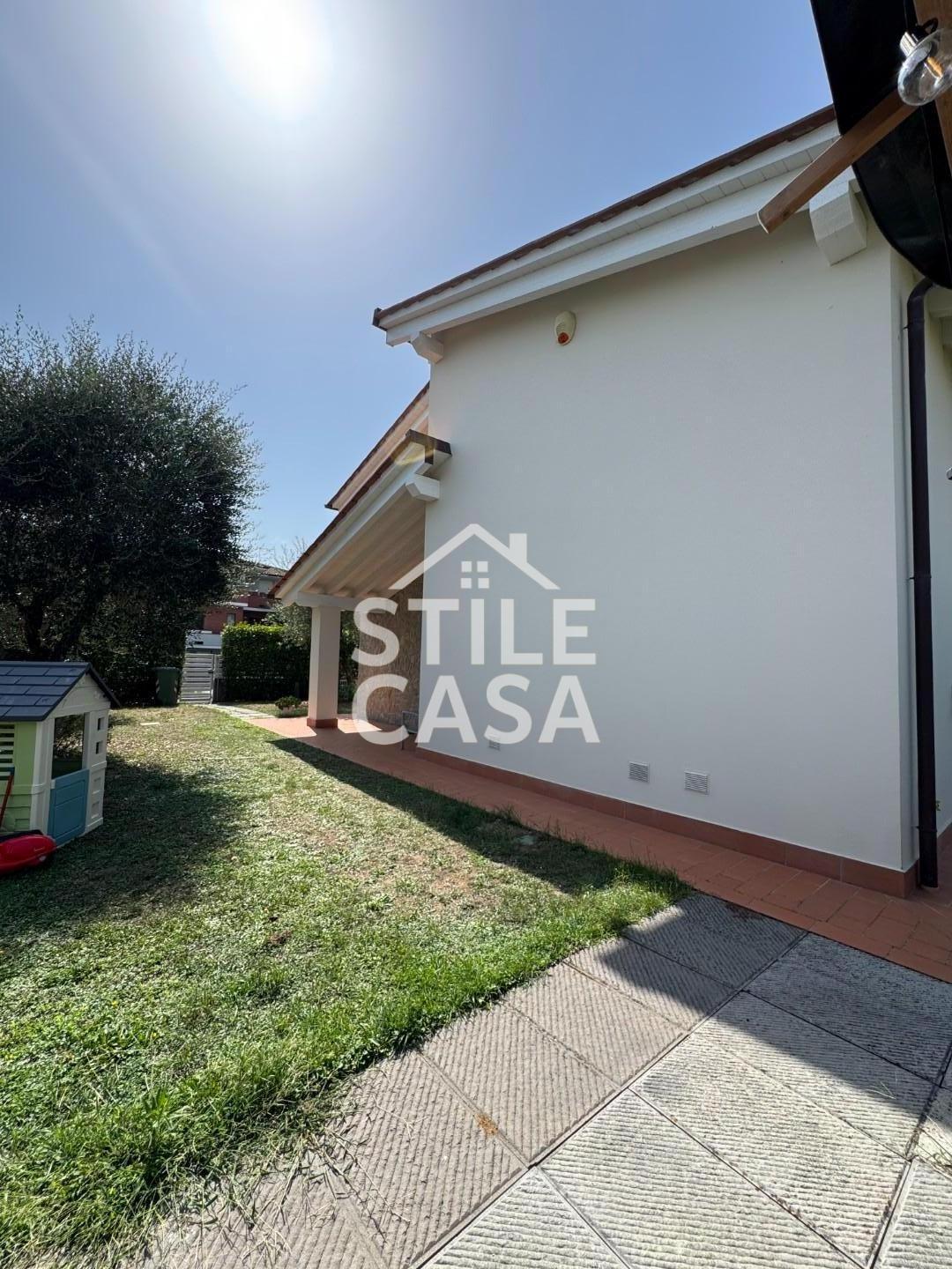 Immagine 58 di Casa bifamiliare in vendita  a Altopascio