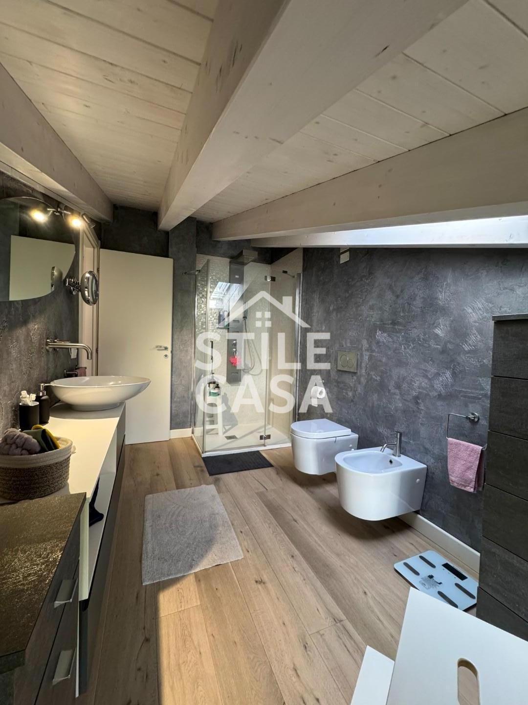 Immagine 45 di Casa bifamiliare in vendita  a Altopascio