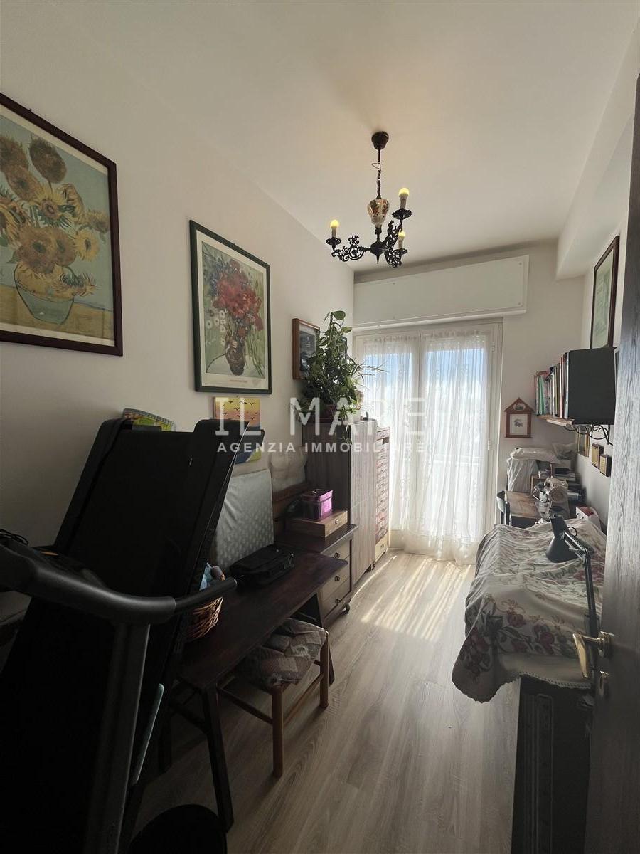 Immagine 20 di Mansarda in vendita  a Massa