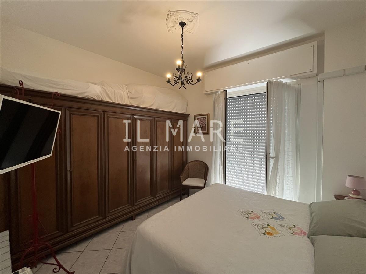 Immagine 18 di Mansarda in vendita  a Massa