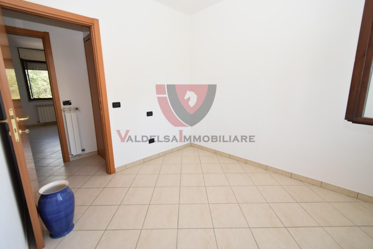 Immagine 15 di Appartamento in vendita  a Colle Di Val D'elsa