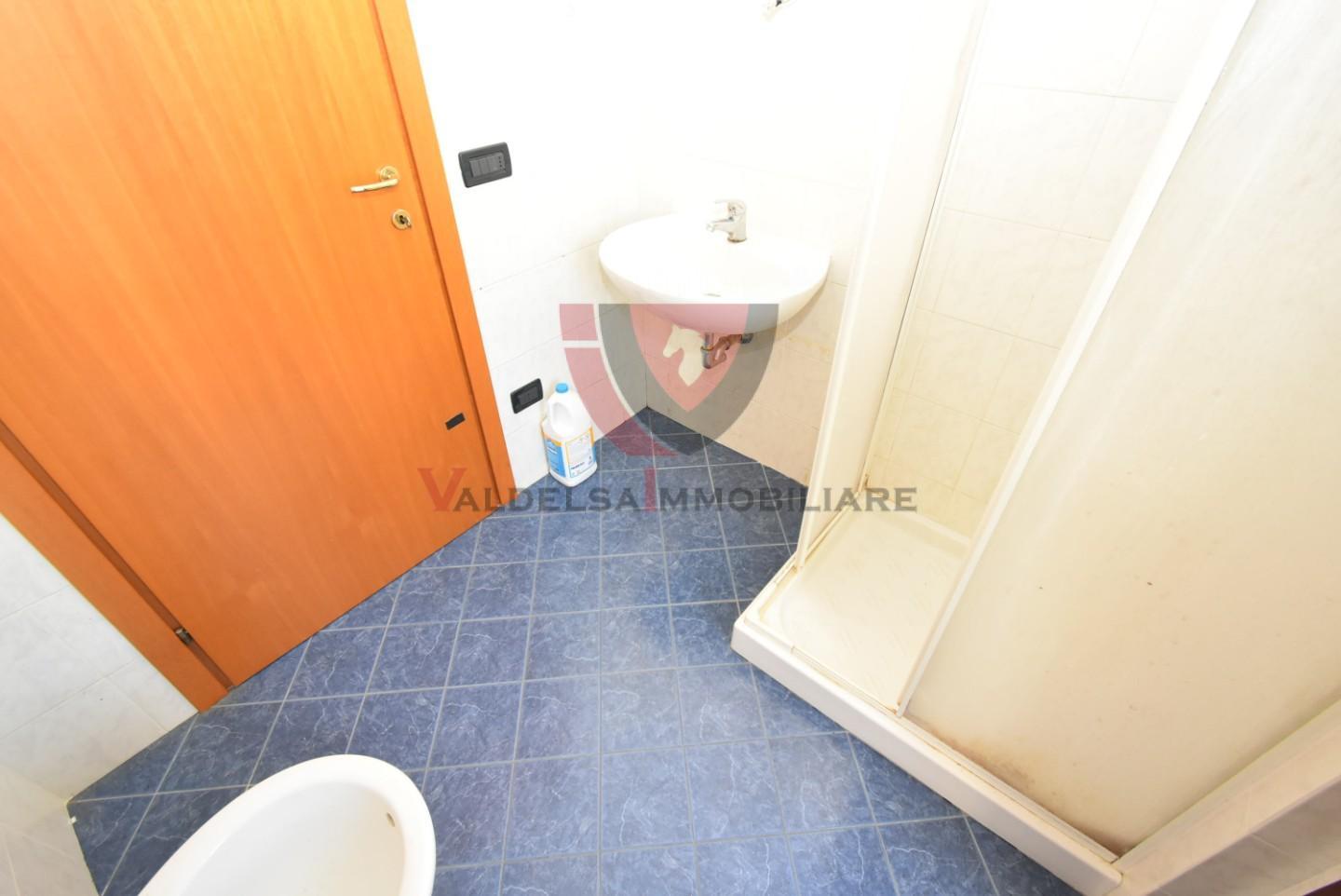 Immagine 17 di Appartamento in vendita  a Colle Di Val D'elsa