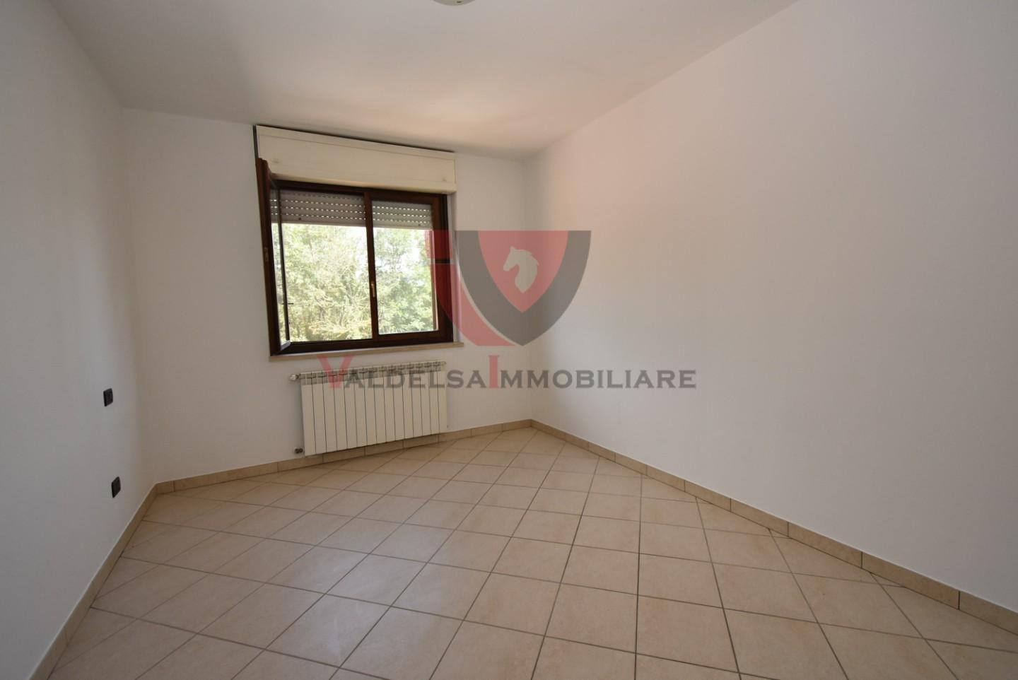 Immagine 9 di Appartamento in vendita  a Colle Di Val D'elsa