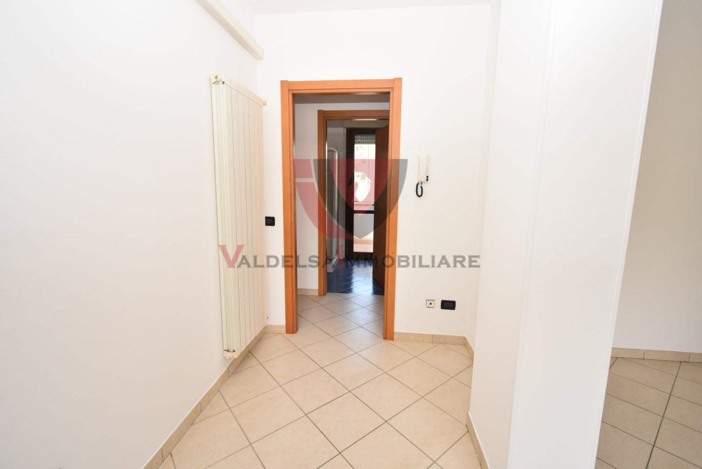 Immagine 3 di Appartamento in vendita  a Colle Di Val D'elsa