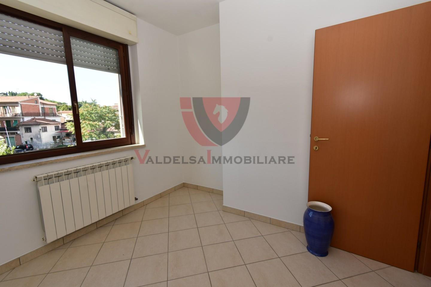 Immagine 12 di Appartamento in vendita  a Colle Di Val D'elsa