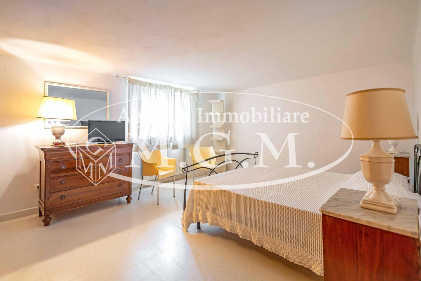 Immagine 16 di Villa in vendita  a Pisa