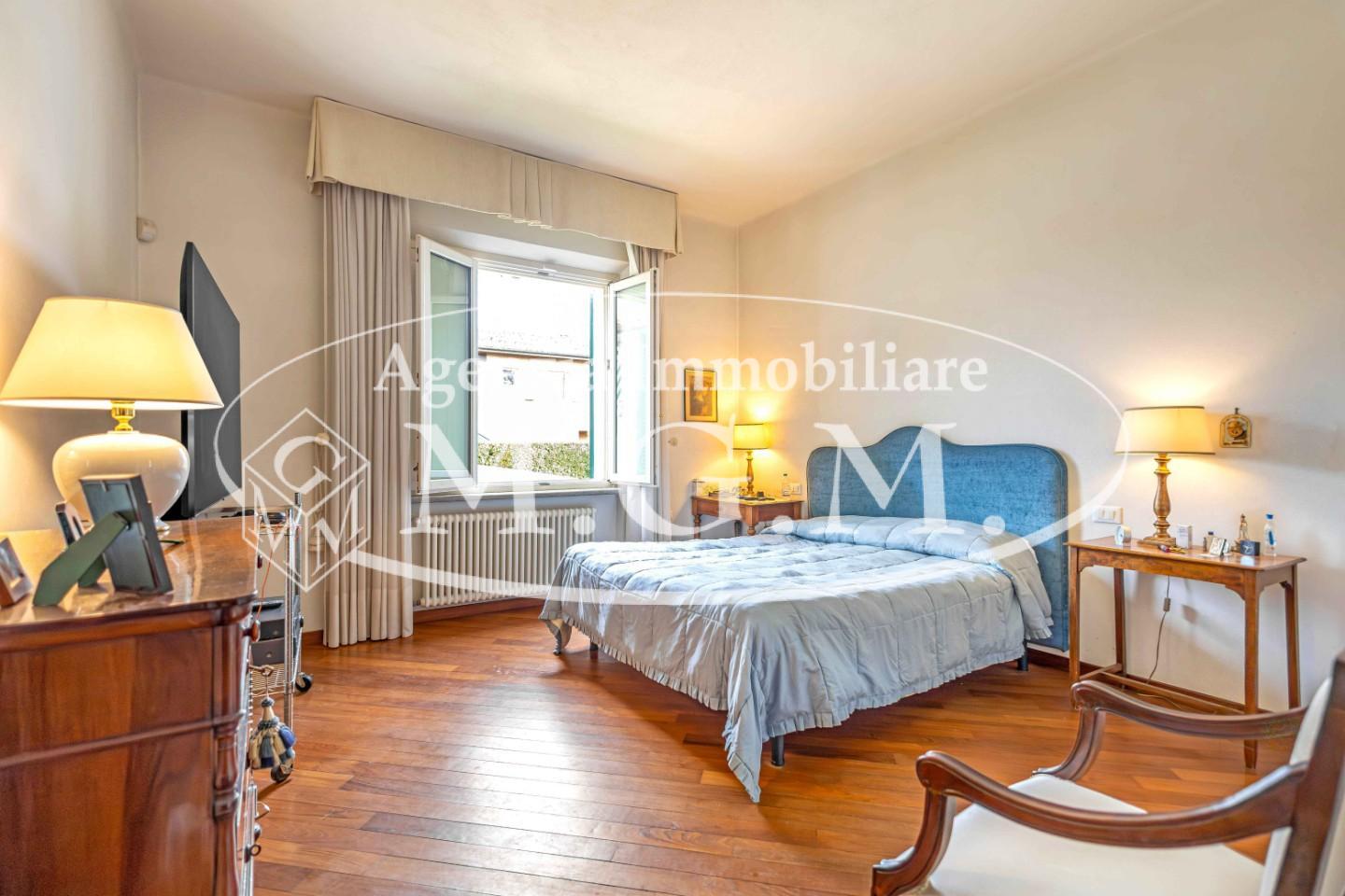 Immagine 14 di Villa in vendita  a Pisa