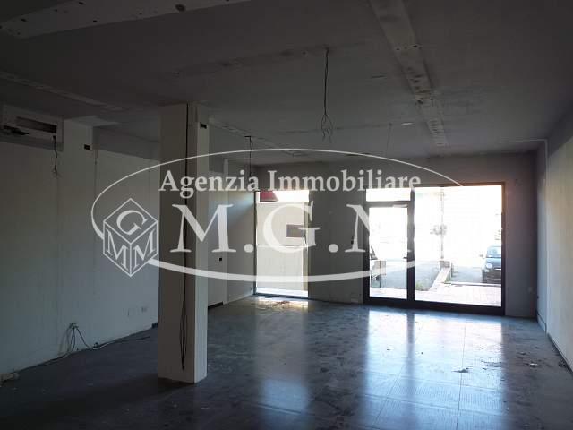 Immagine 6 di Locale commerciale in affitto  a Santa Maria A Monte