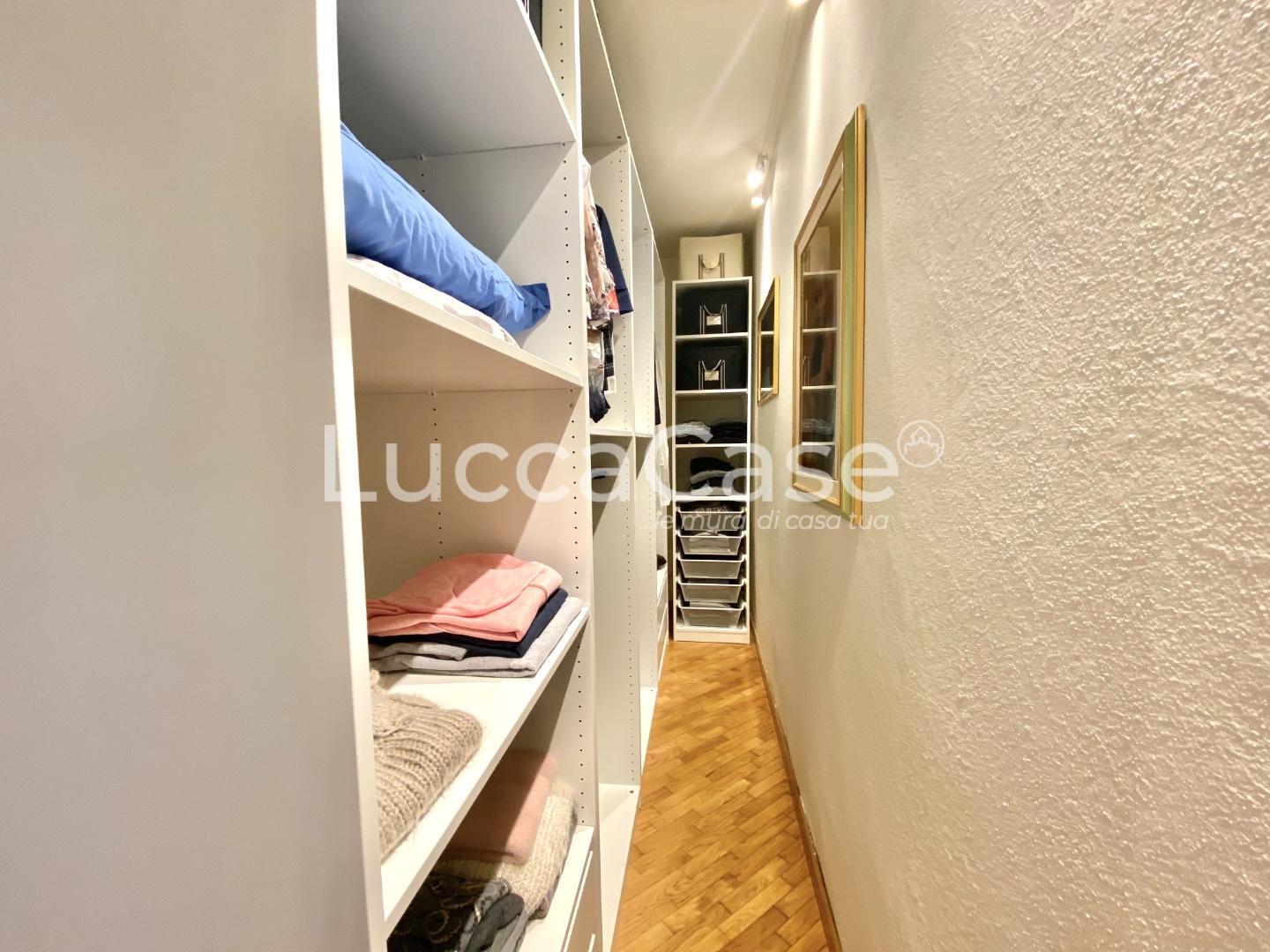 Immagine 14 di Casa colonica in vendita  a Pescaglia