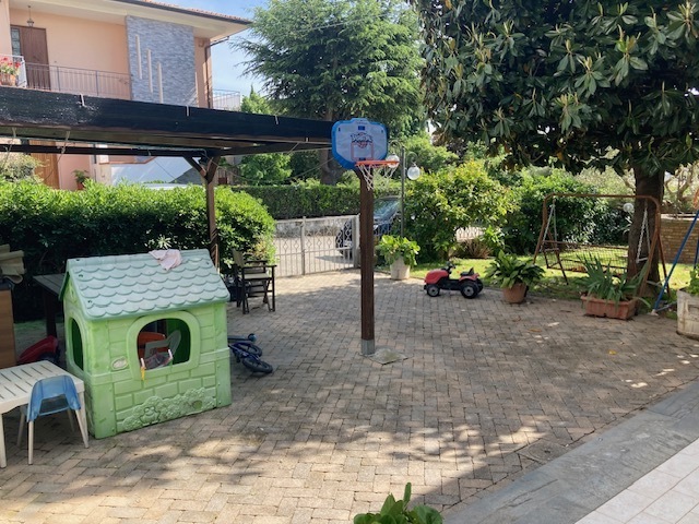 Immagine 8 di Appartamento in vendita  a San Giuliano Terme