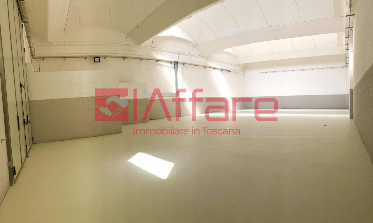 Immagine 9 di Capannone industriale in vendita  a Montecatini Terme