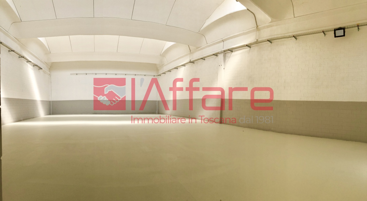 Immagine 10 di Capannone industriale in vendita  a Montecatini Terme