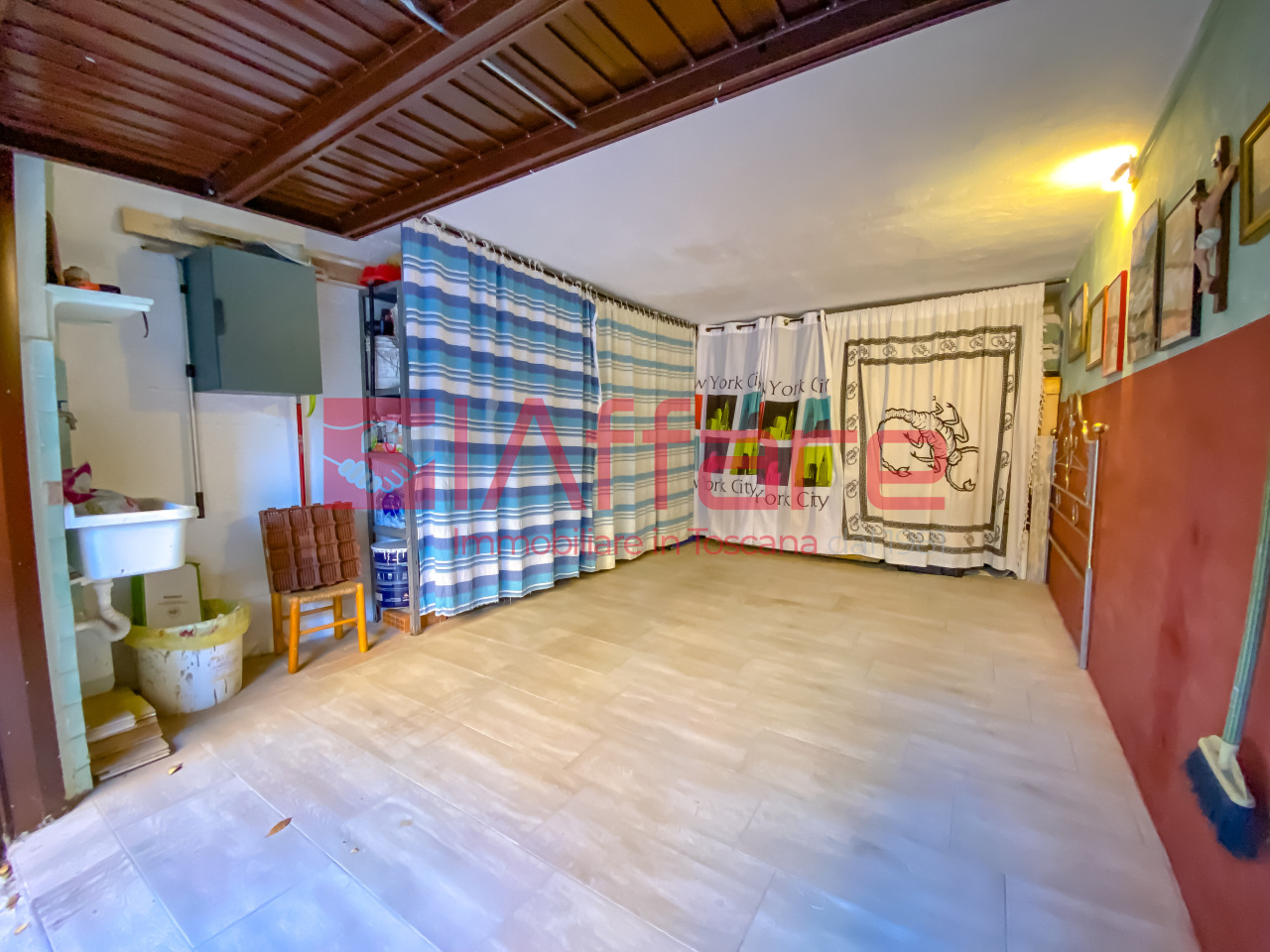 Immagine 19 di Appartamento in vendita  a Montecatini Terme