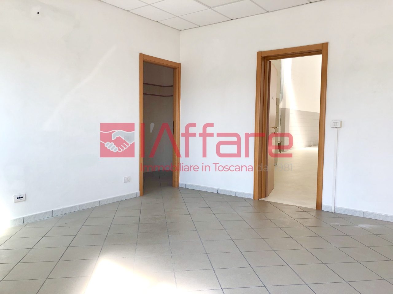 Immagine 16 di Capannone industriale in vendita  a Montecatini Terme