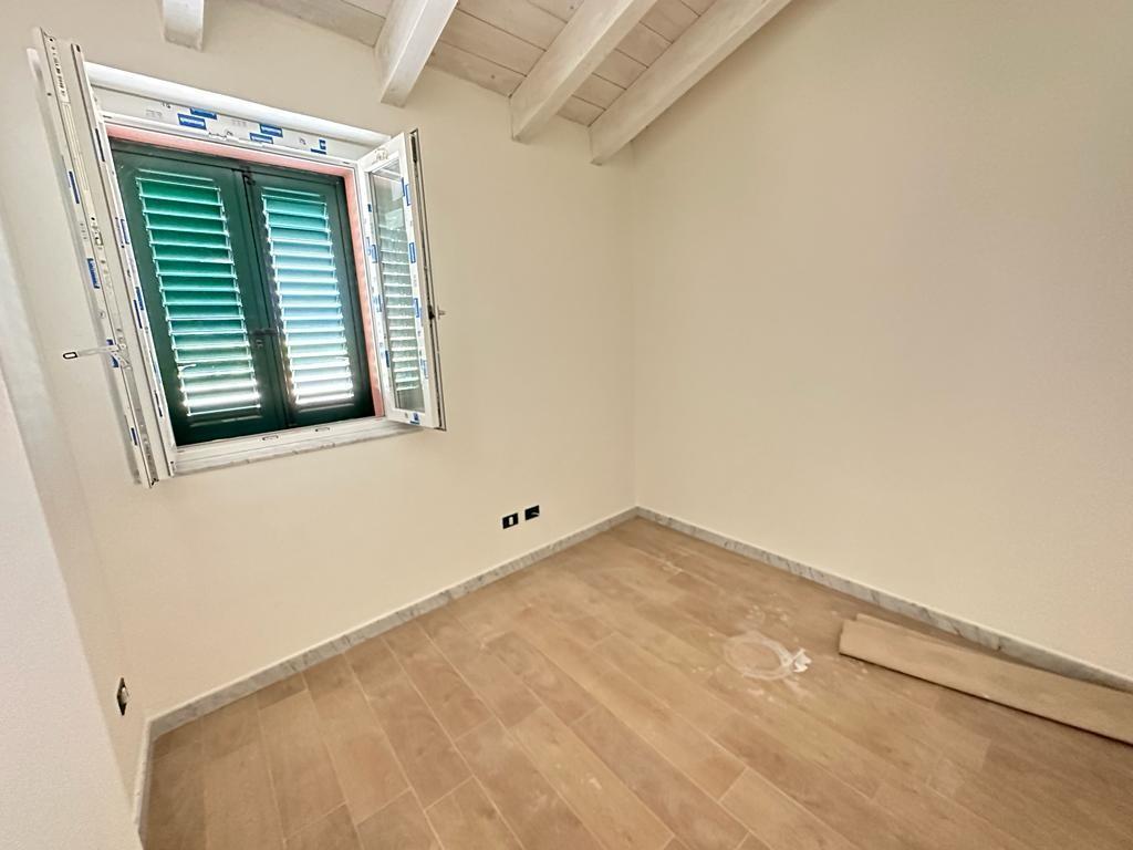 Immagine 8 di Terratetto in vendita  a Ameglia