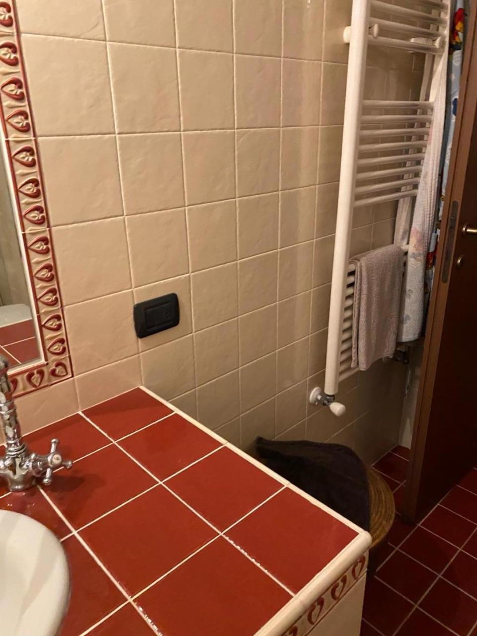 Immagine 9 di Villa in vendita  a Castelnuovo Magra