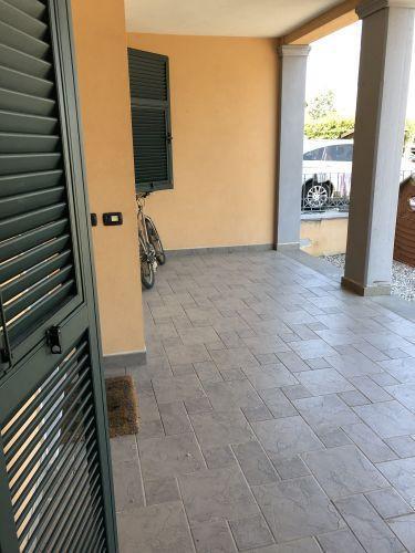 Immagine 8 di Villa in vendita  a Castelnuovo Magra