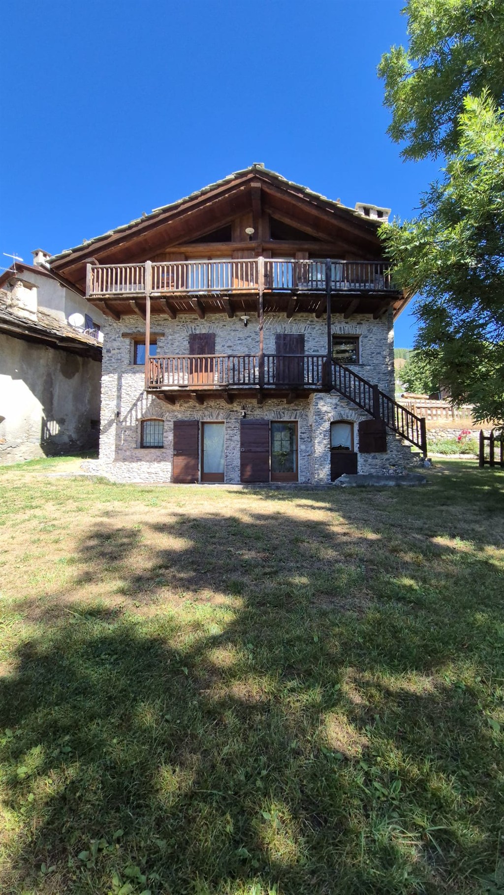 Immagine 10 di Appartamento in vendita  in Via Principale 25 a Sestriere